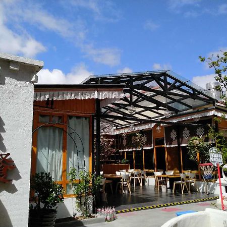 德钦Huksum House公寓 外观 照片