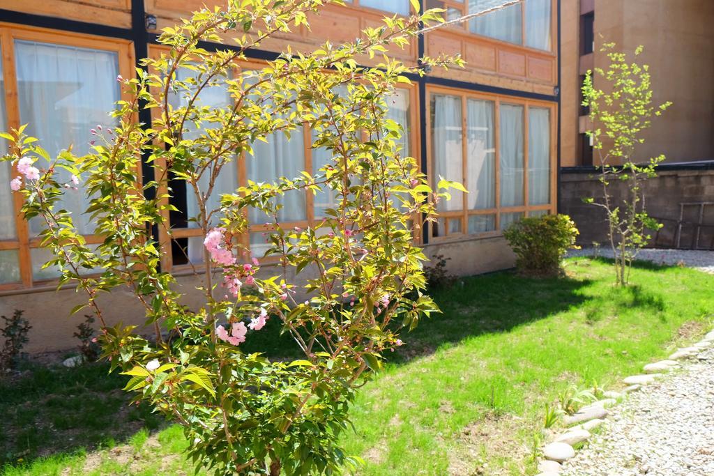 德钦Huksum House公寓 外观 照片