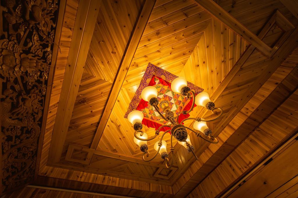 德钦Huksum House公寓 外观 照片