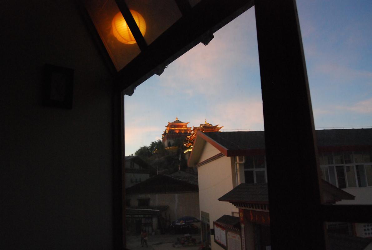 德钦Huksum House公寓 外观 照片